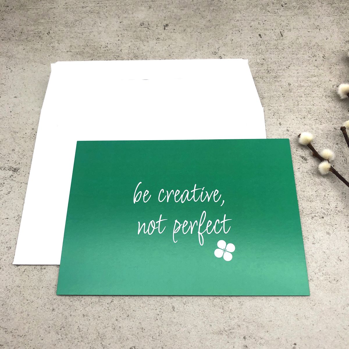 Nachhaltige Postkarte "be creative, not perfect"